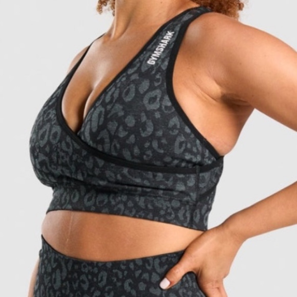 Gymshark Adapt Animal Print Seamless Sports Bra Black Size Large